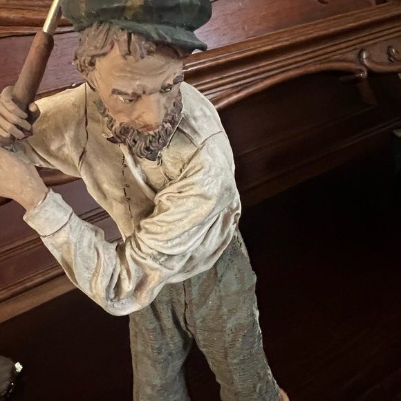 Handsome Golfer Statue From St.Andrews Man Cave Decor Great Gift - Picture 4 of 10